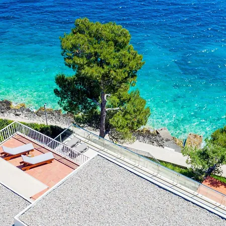 Sea View Zure Λομπάρδα
